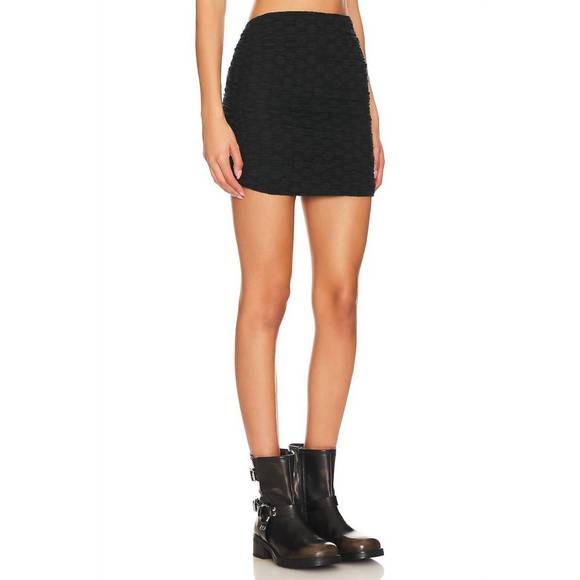 NEW FREE PEOPLE ona convertible ruched skirt in black - Picture 3 of 4